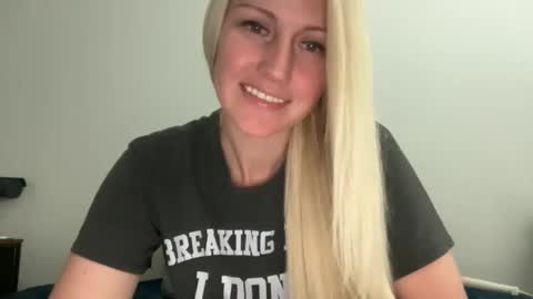 Snapshot of smexxii93 chatting on 7, 5, 2026 smexxii93 online show from 7, 5, 2026