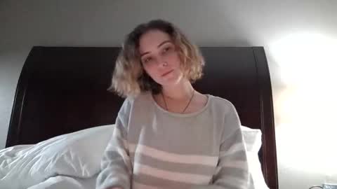 Snapshot of smile8dance chatting on 18, 12, 2025 Your Fave Domme online show from 18, 12, 2025