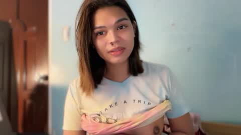 Snapshot of smile_sunshinex chatting on 19, 11, 2025 call me sunshine online show from 19, 11, 2025