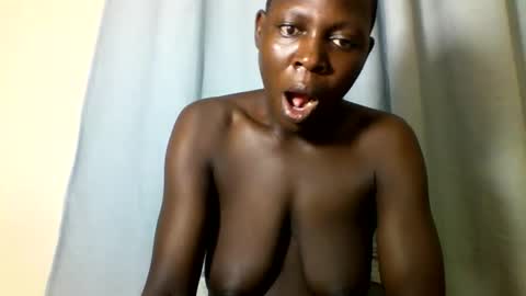 Snapshot of smilecuty chatting on 27, 10, 2025 Nancy Akinyi Otieno online show from 27, 10, 2025