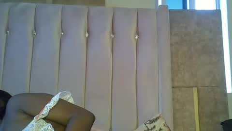 Snapshot of smiley_berry chatting on 27, 10, 2025 smiley_berry online show from 27, 10, 2025