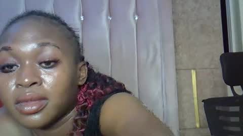 Snapshot of smiley_berry chatting on 2, 11, 2025 smiley_berry online show from 2, 11, 2025