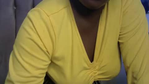 Snapshot of smiley_berry chatting on 7, 11, 2025 smiley_berry online show from 7, 11, 2025