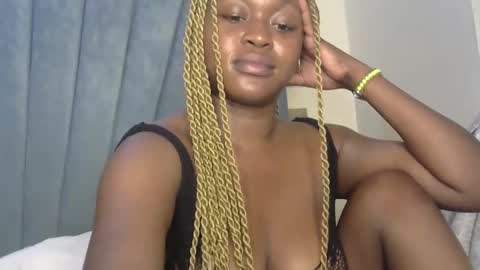 Snapshot of smiley_berry chatting on 10, 11, 2025 smiley_berry online show from 10, 11, 2025