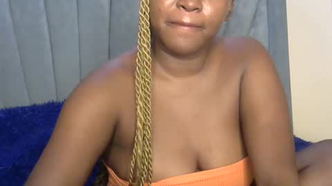 Snapshot of smiley_berry chatting on 17, 11, 2025 smiley_berry online show from 17, 11, 2025