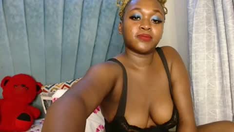 Snapshot of smiley_berry chatting on 20, 11, 2025 smiley_berry online show from 20, 11, 2025