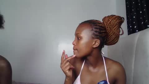 smiley luv1 online show from 9, 1, 2026