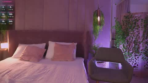 Snapshot of smiley_mia_ chatting on 24, 11, 2025 Mia online show from 24, 11, 2025