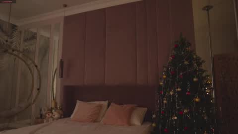 Snapshot of smiley_mia_ chatting on 1, 12, 2025 Mia online show from 1, 12, 2025