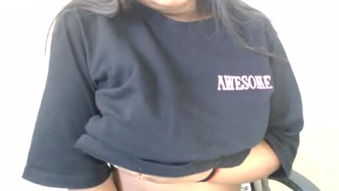 Snapshot of smiley_queen99 chatting on 31, 7, 2026 smiley online show from 31, 7, 2026