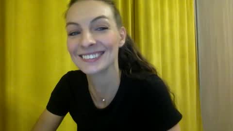 Snapshot of smiling_lexa chatting on 6, 11, 2025 smiling_lexa online show from 6, 11, 2025