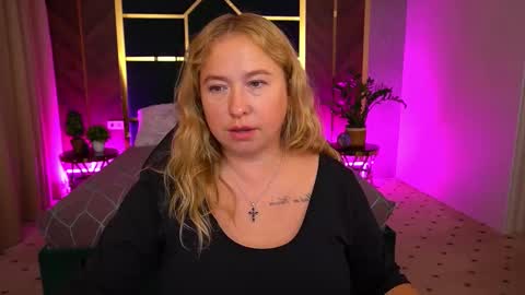 smilingladyy online show from 17, 9, 2025