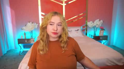 smilingladyy online show from 18, 9, 2025