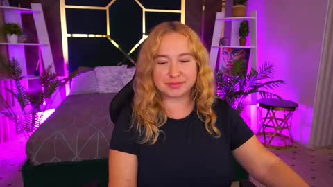 smilingladyy online show from 23, 9, 2025