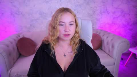 smilingladyy online show from 27, 9, 2025
