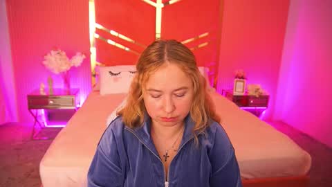 smilingladyy online show from 28, 9, 2025