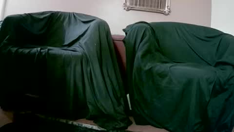 Snapshot of smokeingbitch420 chatting on 19, 10, 2025 love bug online show from 19, 10, 2025