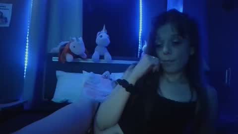 Snapshot of smokeingbitch420 chatting on 8, 11, 2025 love bug online show from 8, 11, 2025