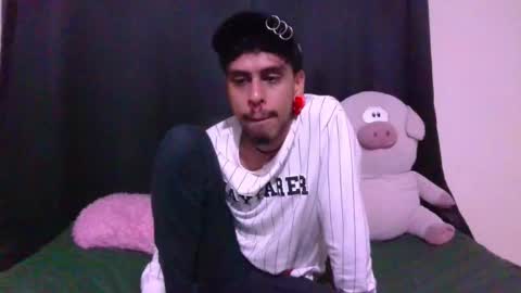 Snapshot of smoker00teddybear chatting on 8, 11, 2025 teddy online show from 8, 11, 2025