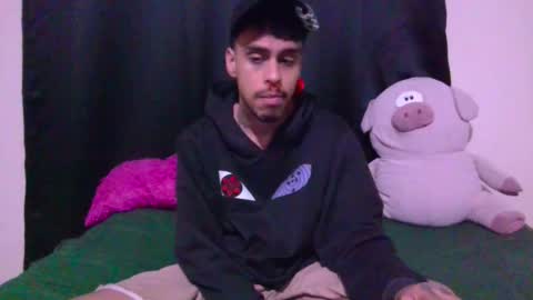 Snapshot of smoker00teddybear chatting on 22, 11, 2025 teddy online show from 22, 11, 2025