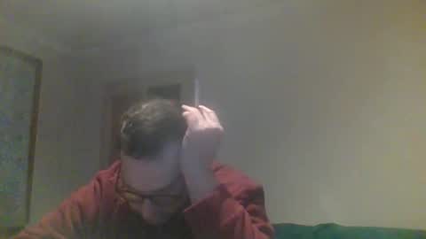 Snapshot of smokered100s chatting on 21, 12, 2025 luca online show from 21, 12, 2025