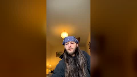 Snapshot of smokeupherb chatting on 14, 12, 2025 smokeupherb online show from 14, 12, 2025