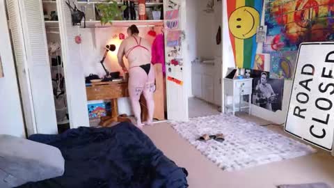 Snapshot of smokihippi chatting on 7, 2, 2026 Big Dawg online show from 7, 2, 2026