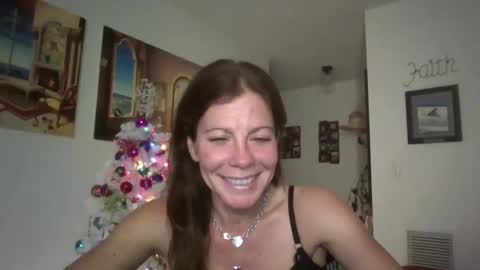 Snapshot of smokingpoptart420 chatting on 28, 12, 2024 WaterbongBarbie online show from 28, 12, 2024