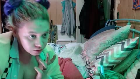 Snapshot of smokydian chatting on 4, 3, 2025 DIAN dee-ann online show from 4, 3, 2025