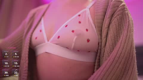 Snapshot of smolsonja chatting on 8, 2, 2025 Sonja online show from 8, 2, 2025