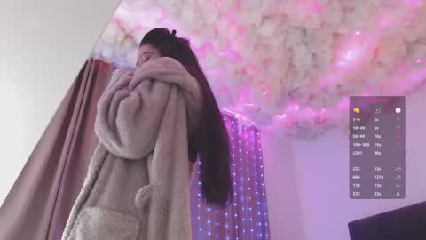 Snapshot of smolsonja chatting on 19, 10, 2025 Sonja online show from 19, 10, 2025