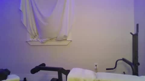 Snapshot of smooth985092 chatting on 5, 12, 2024 smoothmusclecam online show from 5, 12, 2024