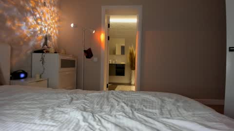 Snapshot of smurf19 chatting on 1, 12, 2025 Mary online show from 1, 12, 2025