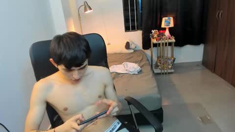 Snapshot of snak_master1 chatting on 6, 11, 2025 snak_master1 online show from 6, 11, 2025