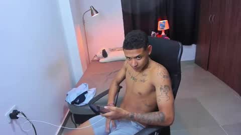 Snapshot of snak_master1 chatting on 12, 11, 2025 snak_master1 online show from 12, 11, 2025