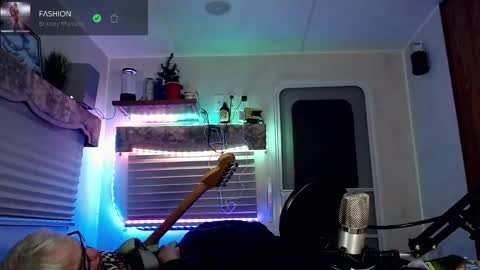 Viiscount  Snarfle Von Snarfenberg online show from 3, 3, 2025