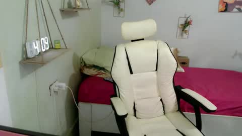 snow_2000 online show from 8, 1, 2026