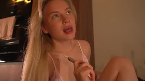 Candice Snow online show from 26, 3, 2026