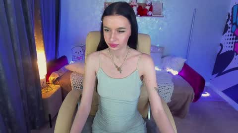 snow_whiteeex online show from 7, 1, 2025