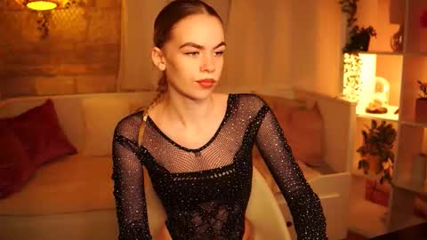 Snapshot of snowbarbieee chatting on 2, 1, 2025 Hanna online show from 2, 1, 2025