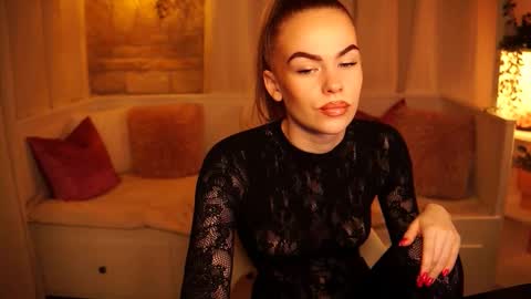 Snapshot of snowbarbieee chatting on 21, 2, 2025 Hanna online show from 21, 2, 2025