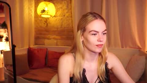 Snapshot of snowbarbieee chatting on 7, 10, 2025 Hanna online show from 7, 10, 2025