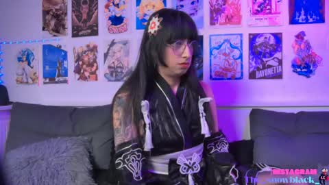 Snapshot of snowblack_ chatting on 8, 5, 2026 Snow and Bubble online show from 8, 5, 2026
