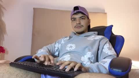 Snapshot of snowlann chatting on 5, 11, 2025 Snow online show from 5, 11, 2025