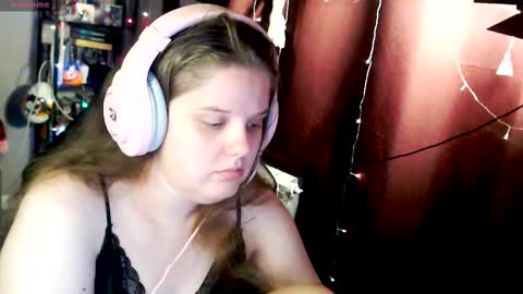 Snapshot of so_cute777 chatting on 4, 11, 2025 so cute777 online show from 4, 11, 2025