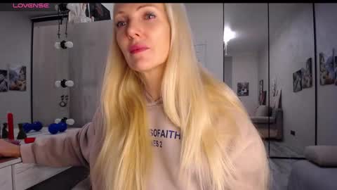 Monna online show from 3, 11, 2025