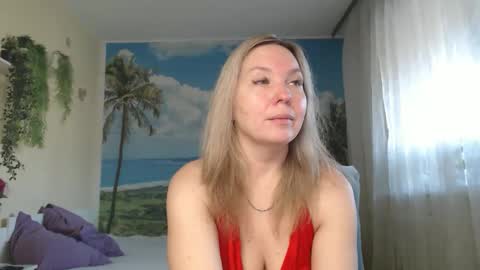 Snapshot of soaring_love chatting on 20, 10, 2025 Masha online show from 20, 10, 2025