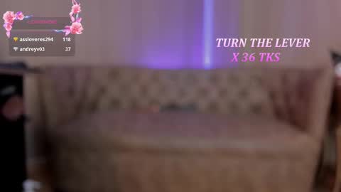 Snapshot of soffiqueen chatting on 26, 2, 2025 Schedule 1400 - 2100 gtm-5 online show from 26, 2, 2025