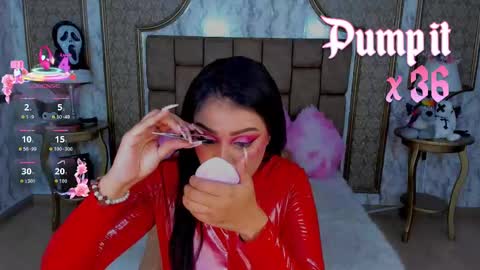 Snapshot of soffiqueen chatting on 27, 10, 2025 Schedule 1400 - 2100 gtm-5 online show from 27, 10, 2025