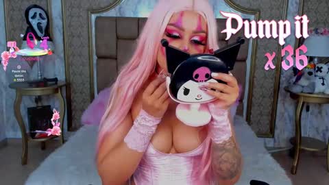 Snapshot of soffiqueen chatting on 28, 10, 2025 Schedule 1400 - 2100 gtm-5 online show from 28, 10, 2025